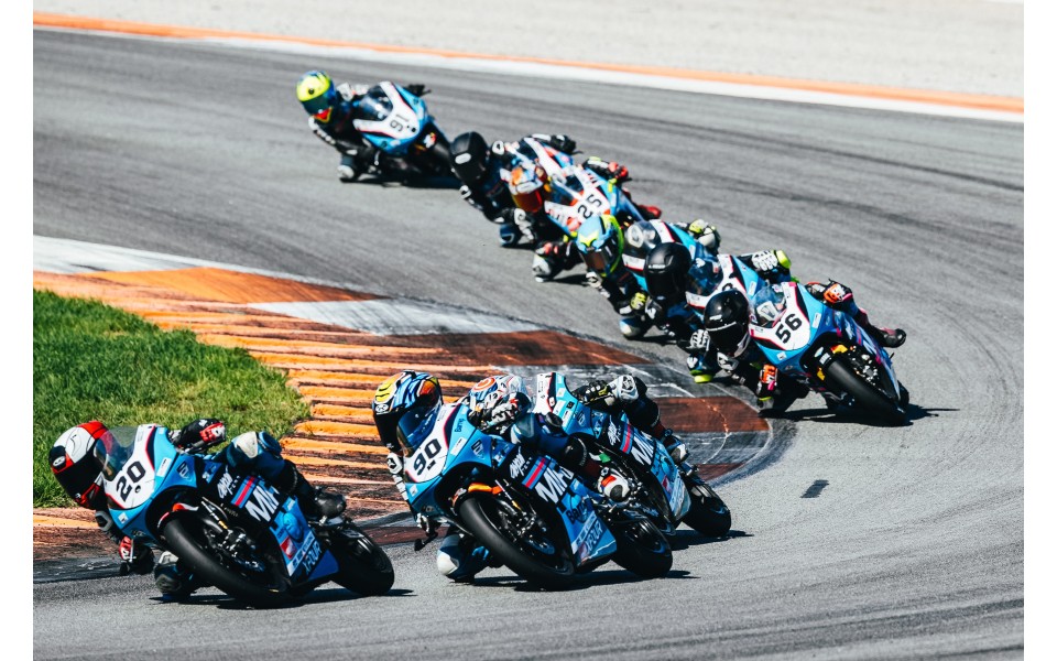 La MIR Racing Aspar Cup volvió a deslumbrar en el Circuit Ricardo Tormo con dos finales de ‘photo finish’